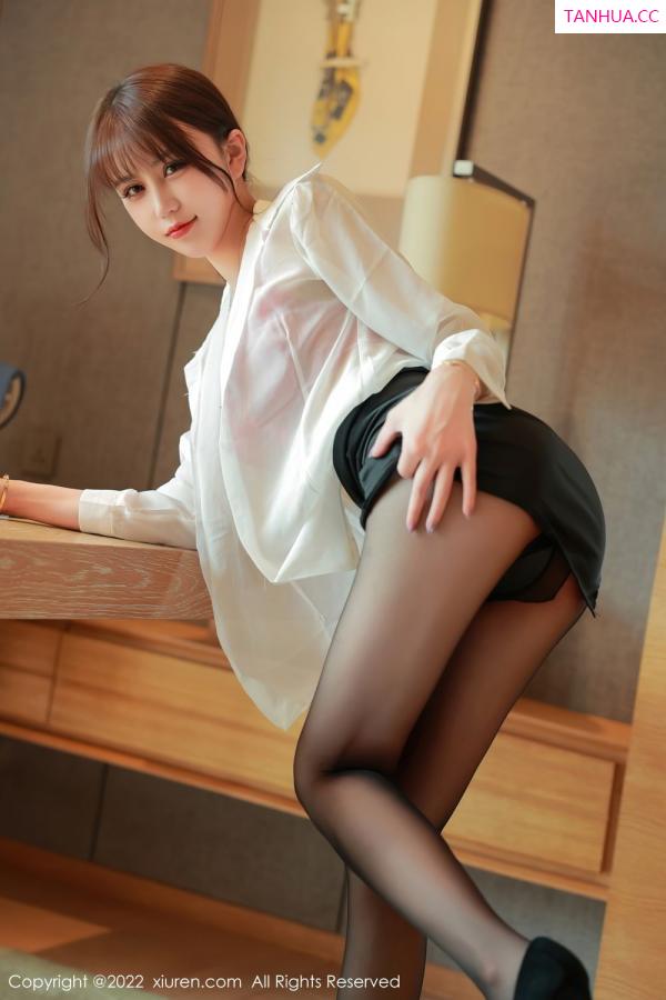 tina_甜仔  [XiuRen]高清写真图 2022.09.19 No.5607 tina_甜仔第12张图片